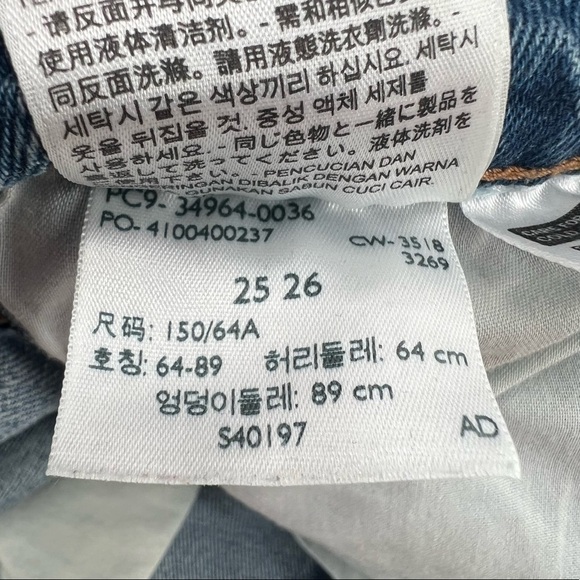 Levi's Wedgie Straight Distressed Rough Hem Button Fly Jeans Size 25 Women’s - Picture 9 of 9